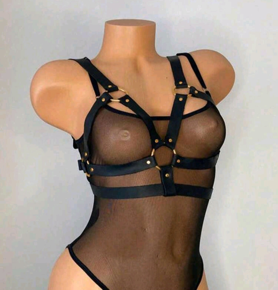 Sassy Yasi Noir Gold Harness Set